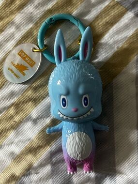 Labubupippo keychain pop mart